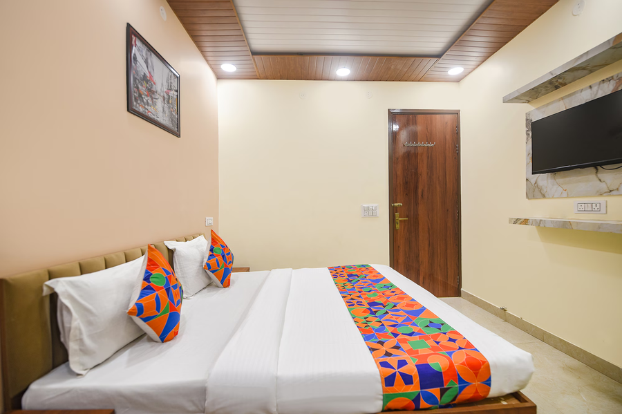 fabhotel white house tilak nagar