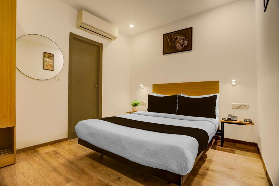 super townhouse mumfordganj fountain crossing formerly aps inn