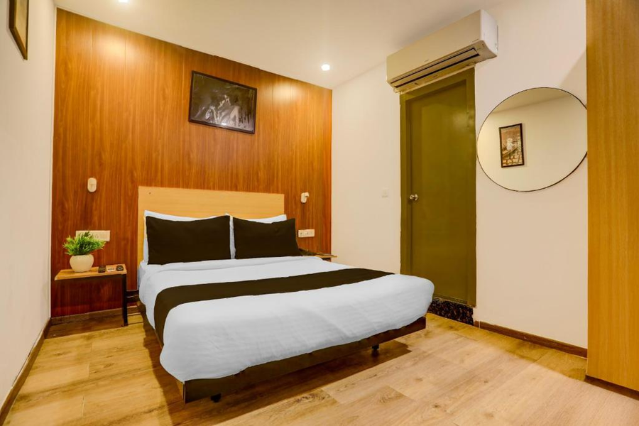 super townhouse mumfordganj fountain crossing formerly aps inn