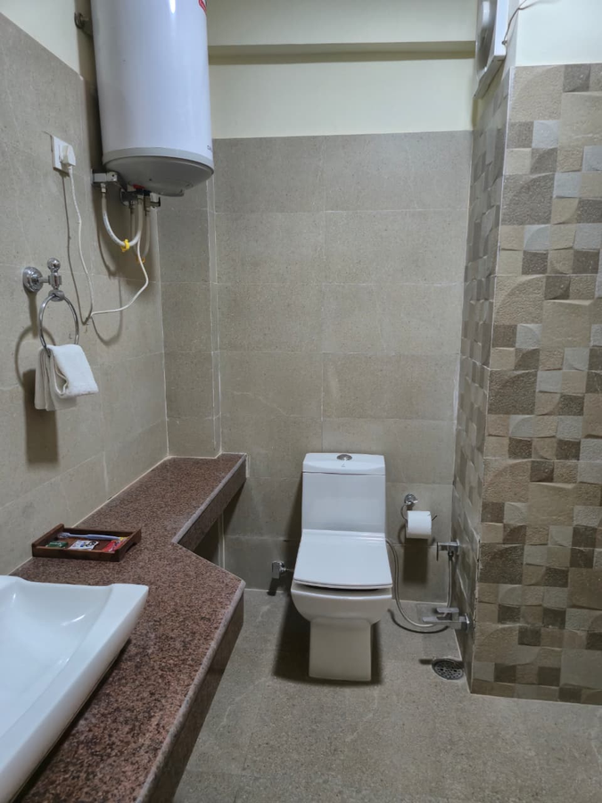 lords studio inn mandi