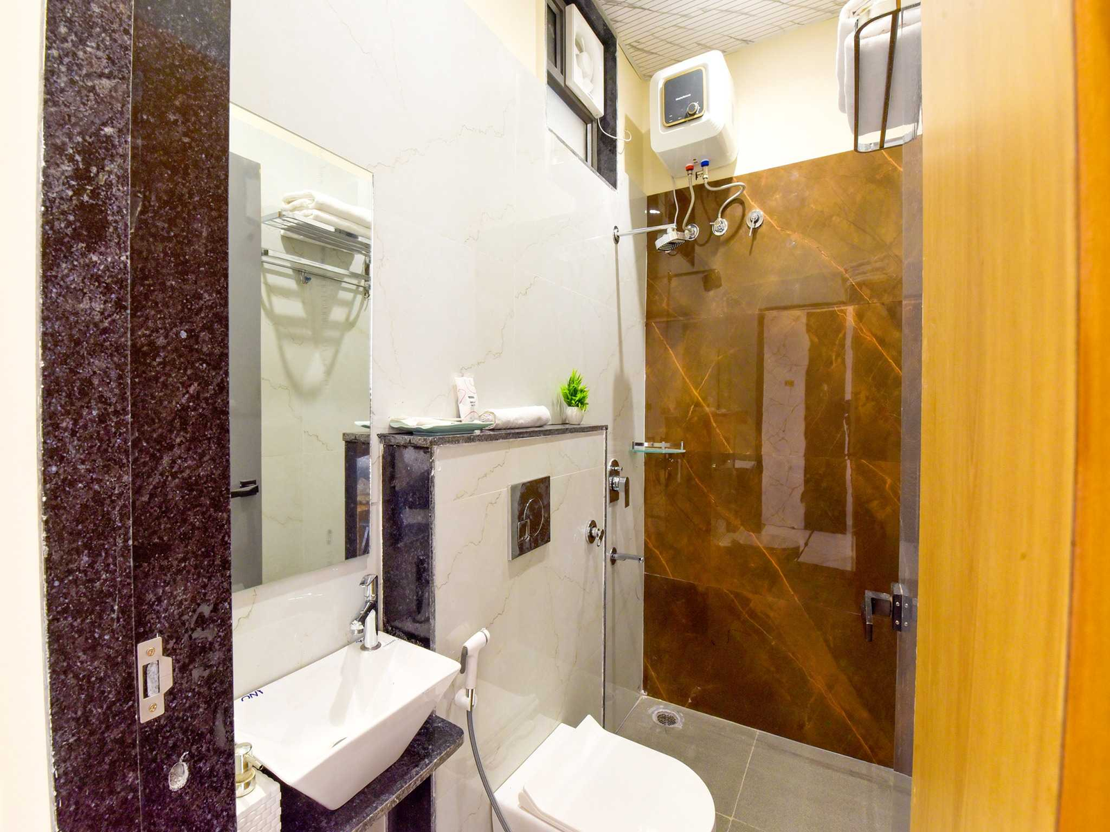 palette hotel sun royaale by checkin udaipur