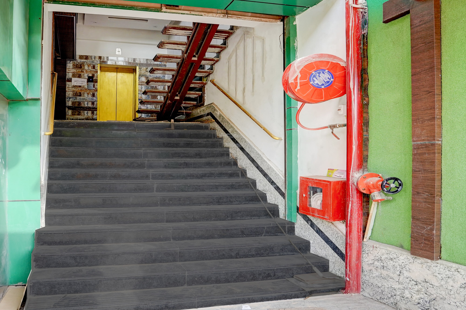 Super Townhouse Oak Prayagraj Allahabad University - Railway Junction Formerly Ballians,,4 star