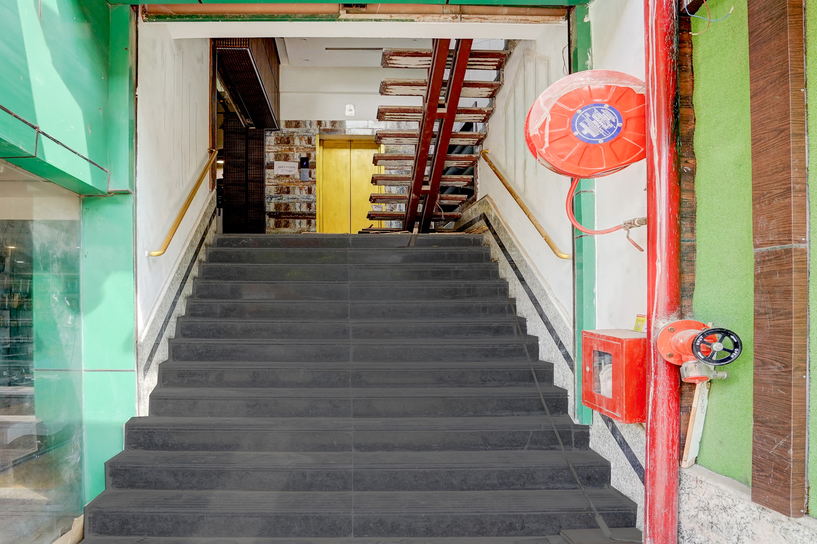 Super Townhouse Oak Prayagraj Allahabad University - Railway Junction Formerly Ballians,,4 star