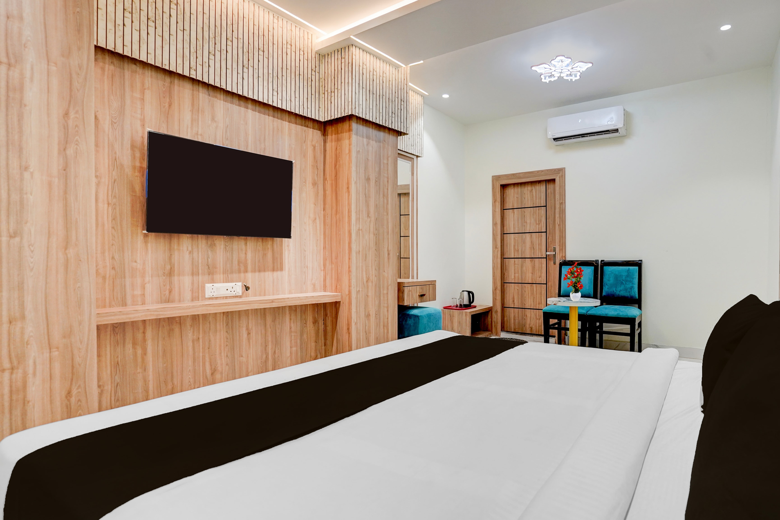 super townhouse oak prayagraj allahabad university railway junction formerly ballians