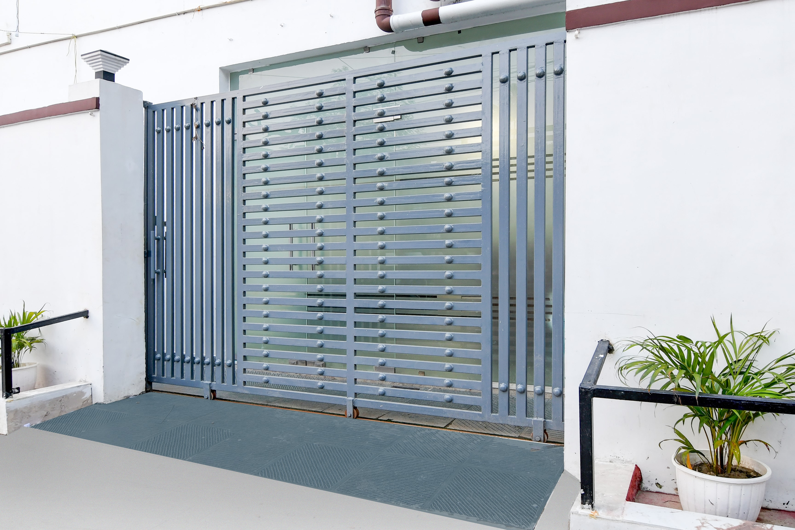 super townhouse oak sealdah railway station near creek row