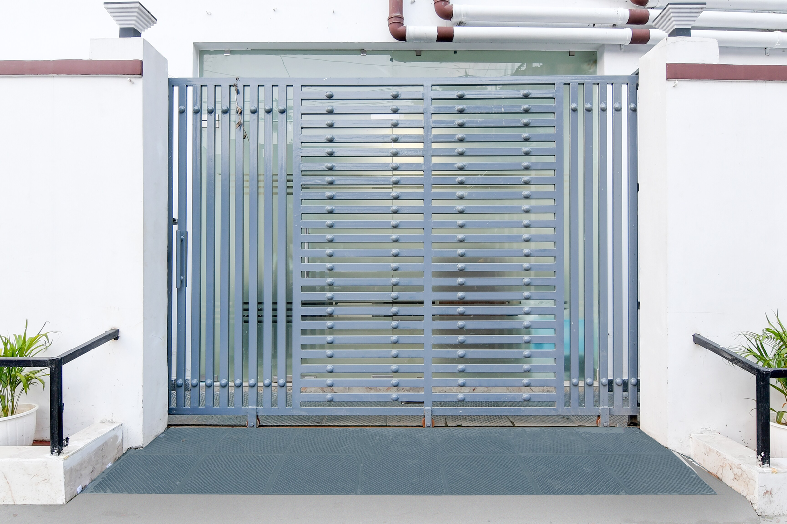 super townhouse oak sealdah railway station near creek row