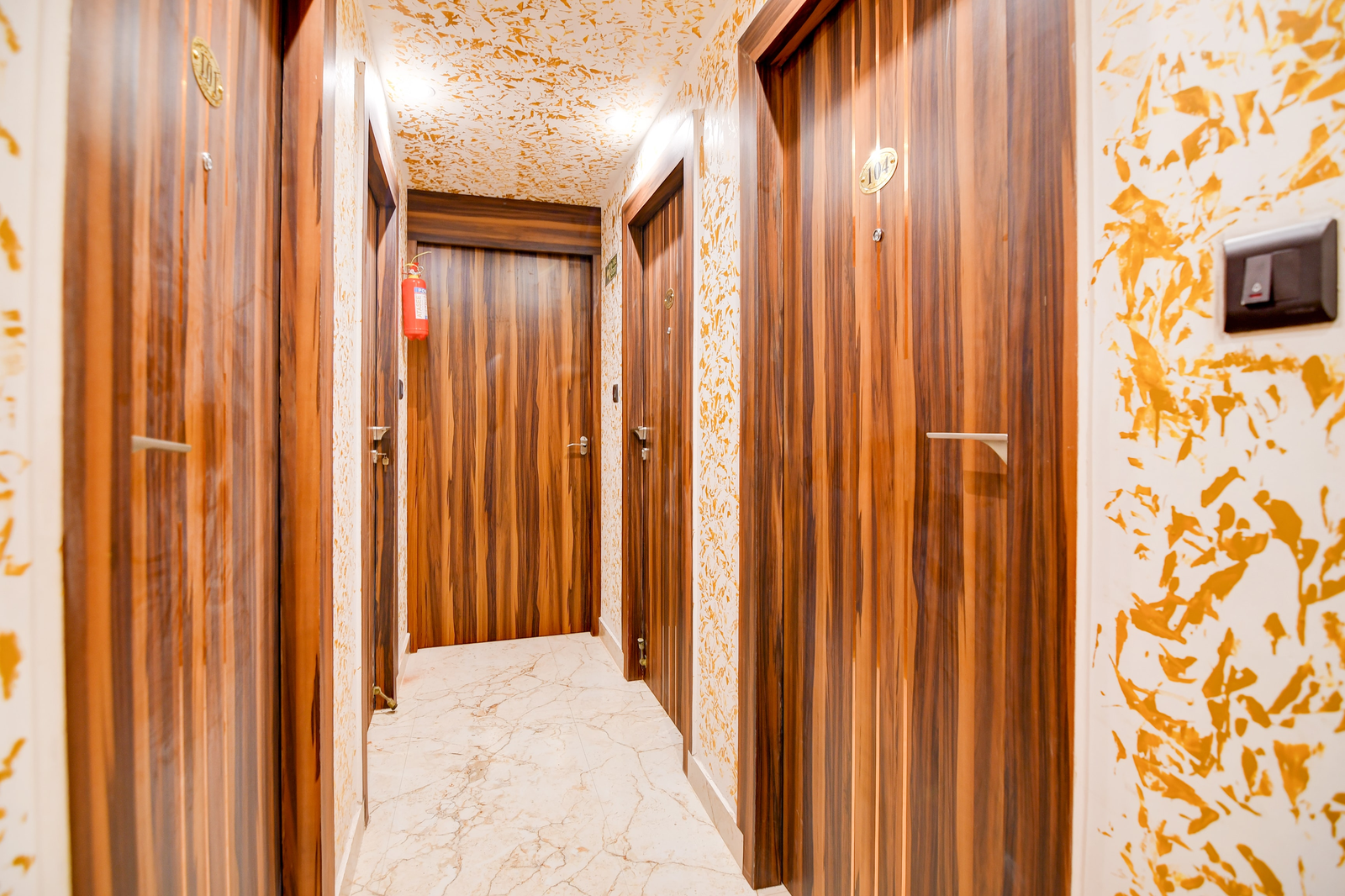 super townhouse oak sealdah railway station near creek row