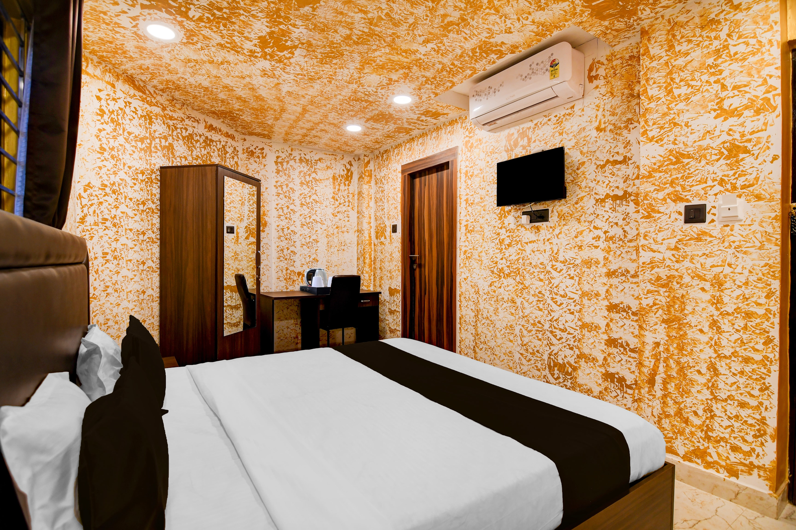 super townhouse oak sealdah railway station near creek row