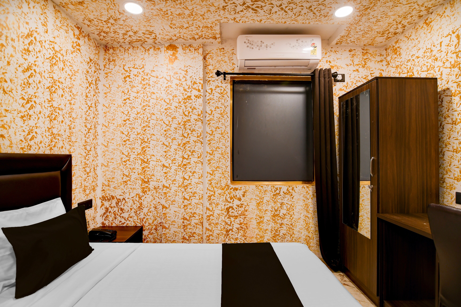 super townhouse oak sealdah railway station near creek row