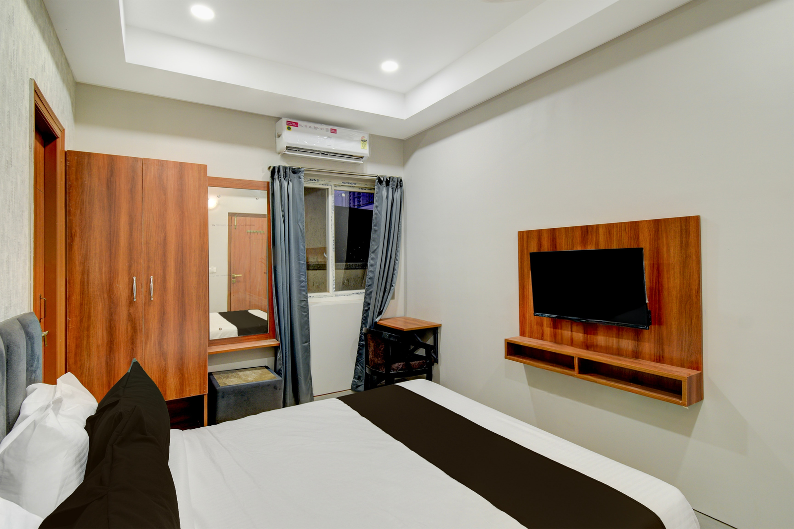 super townhouse miyapur metro station formerly sainath arcade