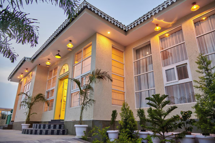 Free Birds Bungalow,Jaipur>>Amer,2 star