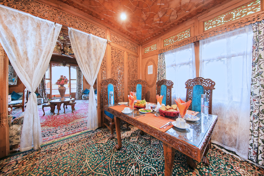 kolu group of houseboats