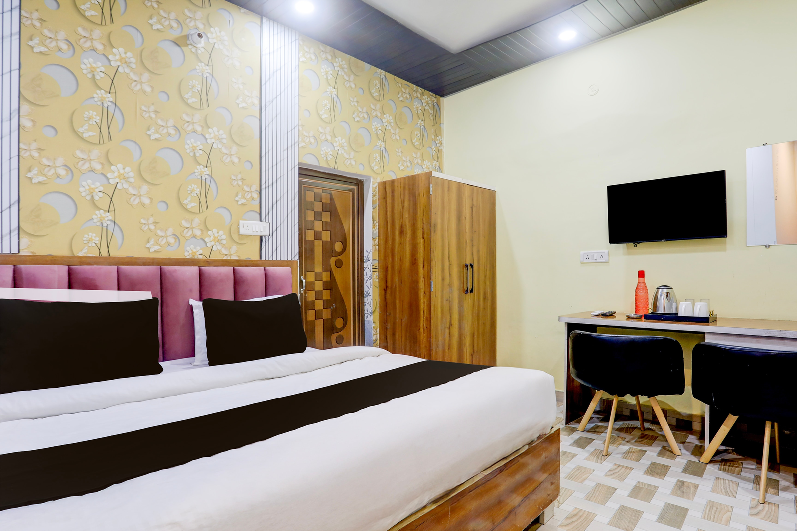 super hotel o banaras junction blw