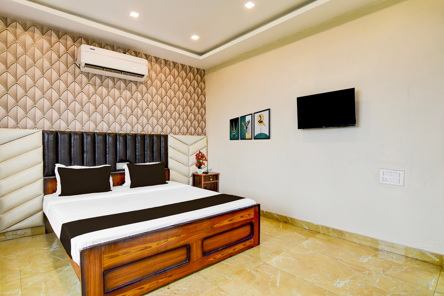 Super Hotel O Shalimar Railway Junction Formerly Tanima Villa 2,,3 star