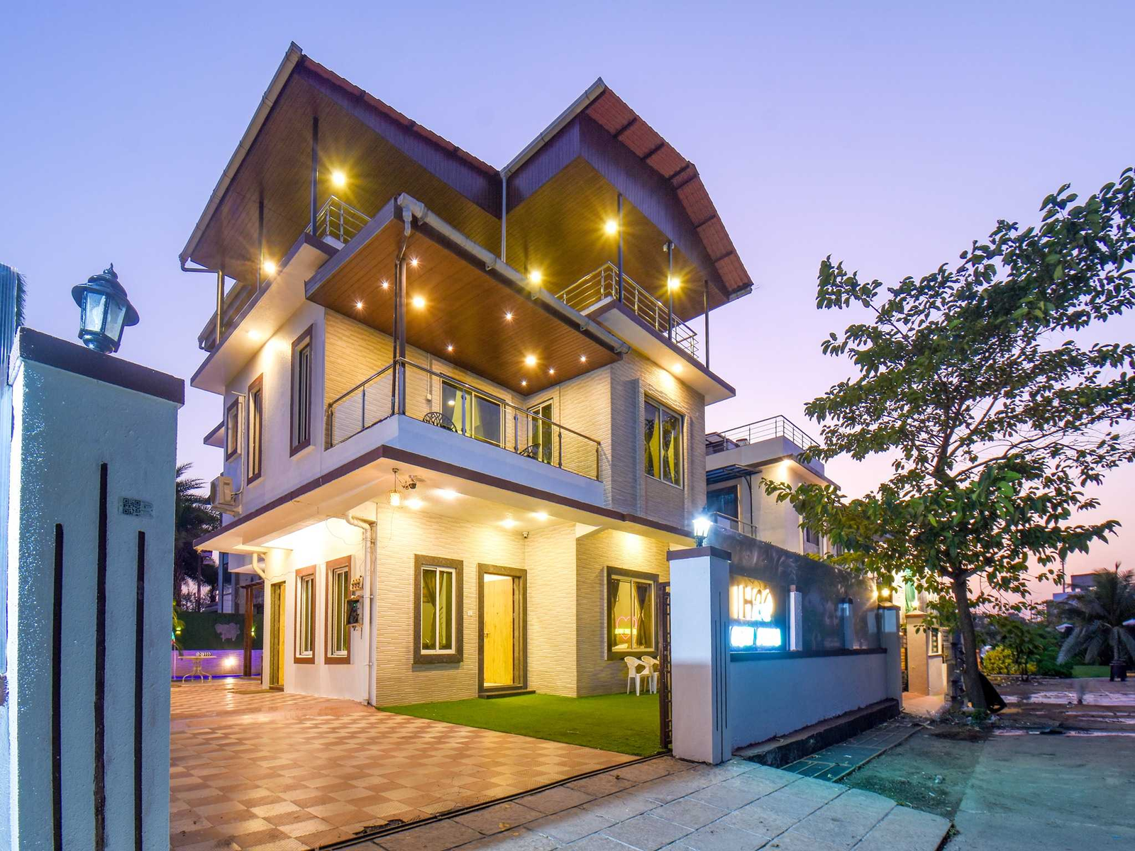 Nakshatra Villa By Dancenter | 4Bhk | Bbq | Pvt Pool | Lonavala,,4 star