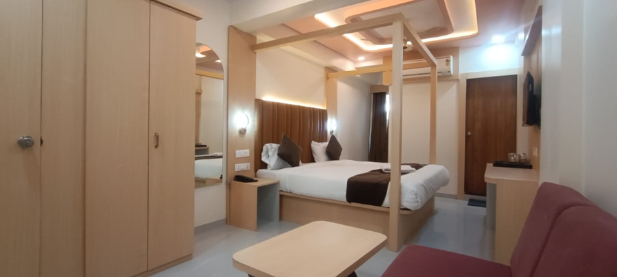 hotel president pride