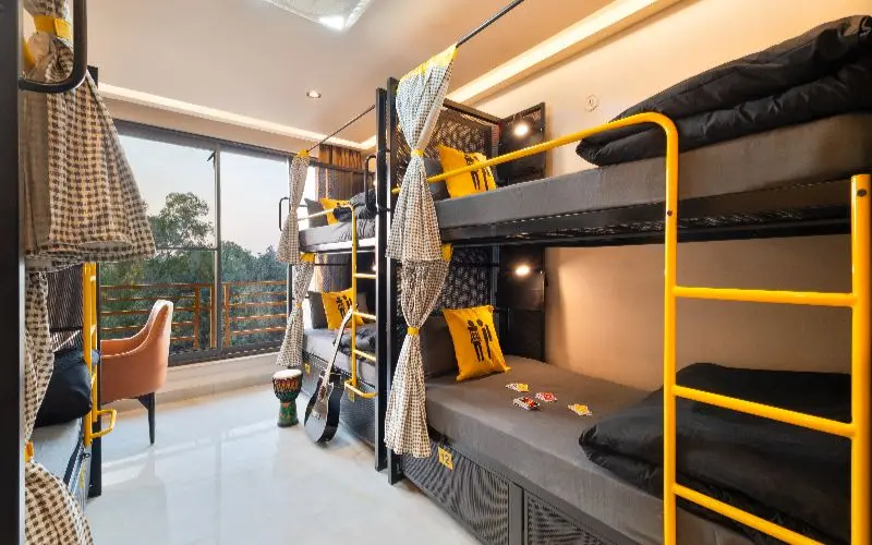 the hosteller bam dehradun city centre