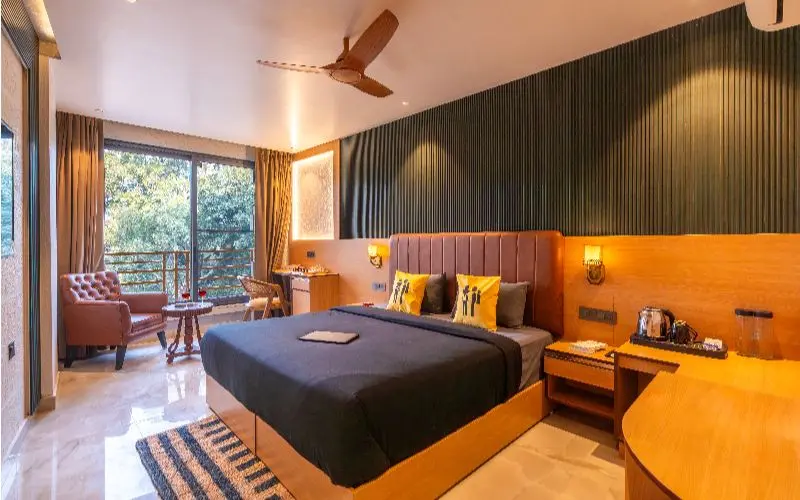 the hosteller bam dehradun city centre