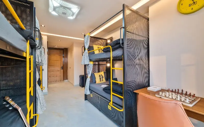 the hosteller bam dehradun city centre