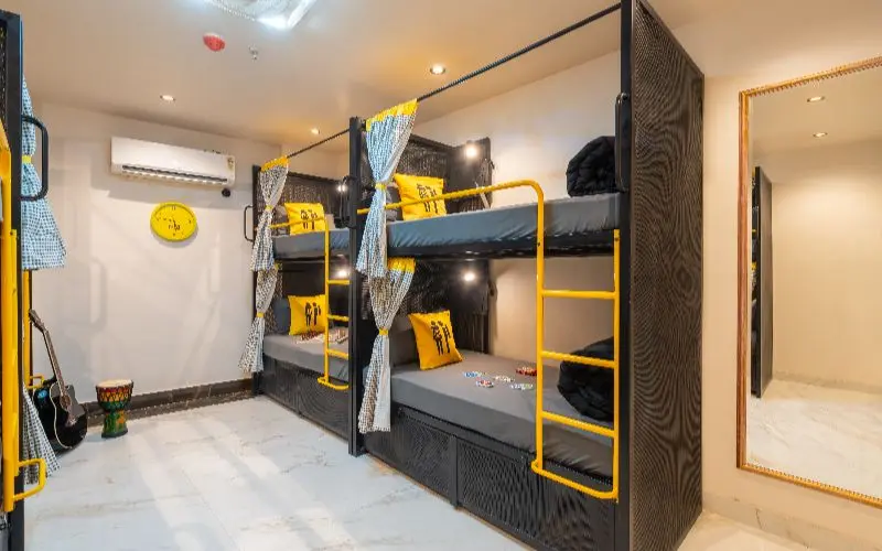 the hosteller bam dehradun city centre