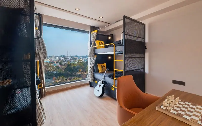 the hosteller bam dehradun city centre