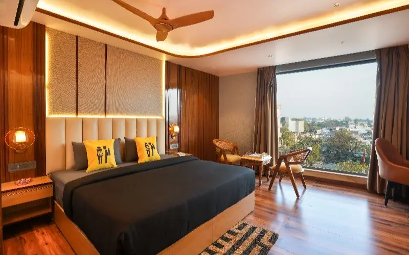 the hosteller bam dehradun city centre