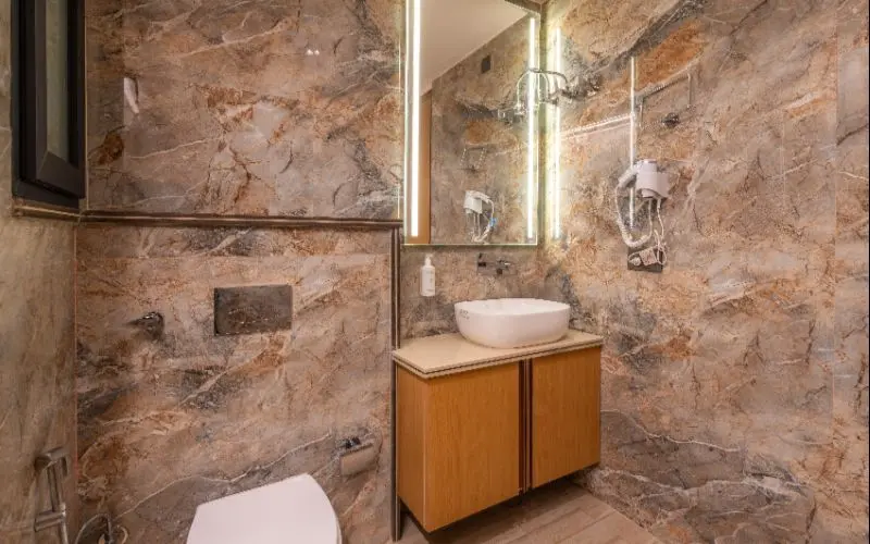 the hosteller bam dehradun city centre