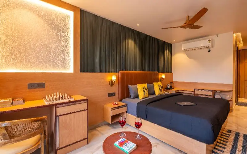 the hosteller bam dehradun city centre