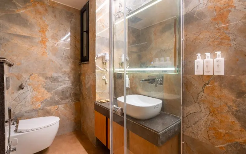 the hosteller bam dehradun city centre