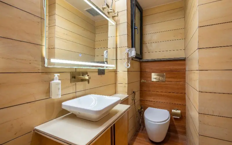 the hosteller bam dehradun city centre