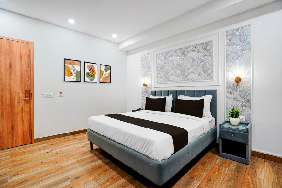 townhouse oak sector 18 metro station formerly raasha inn