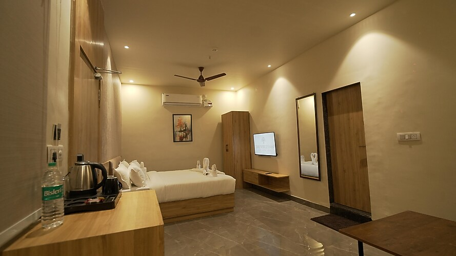 the vibez inn hotel and restaurant