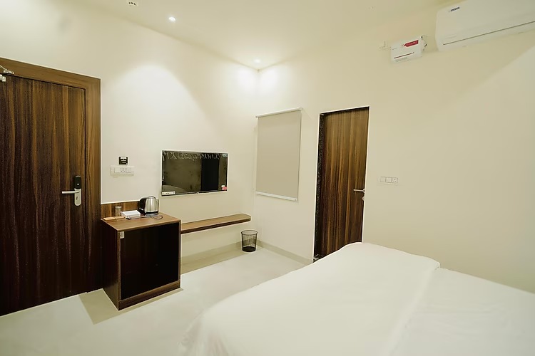 the vibez inn hotel and restaurant