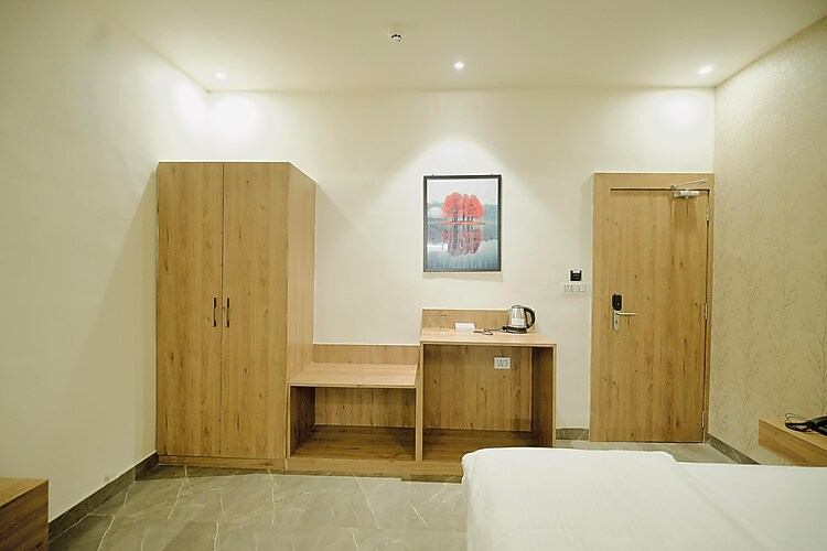 the vibez inn hotel and restaurant