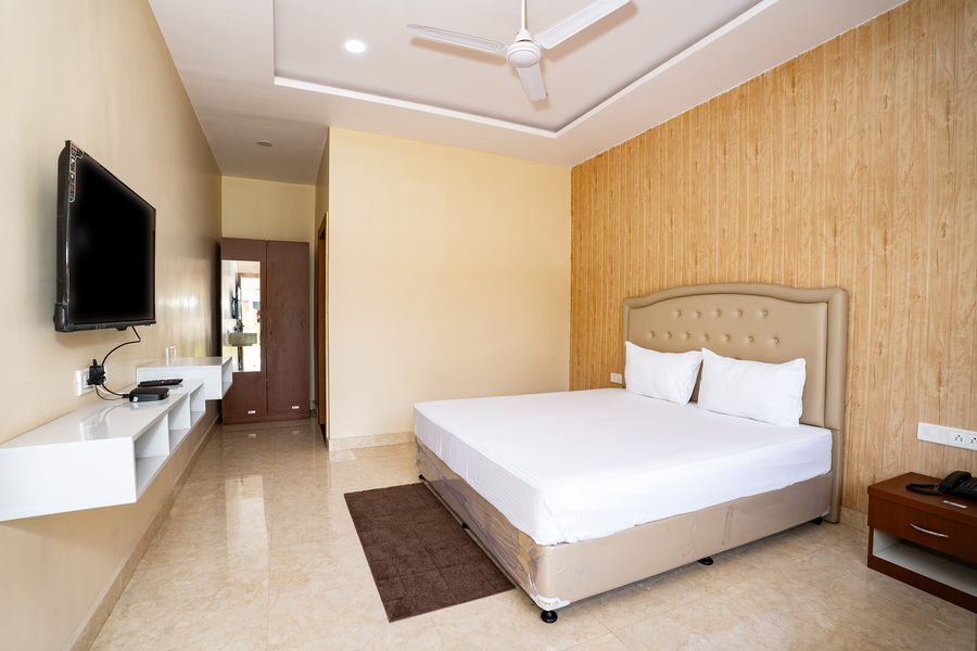 aura resort