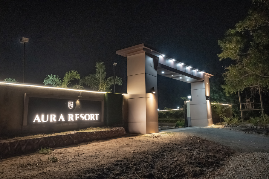 aura resort