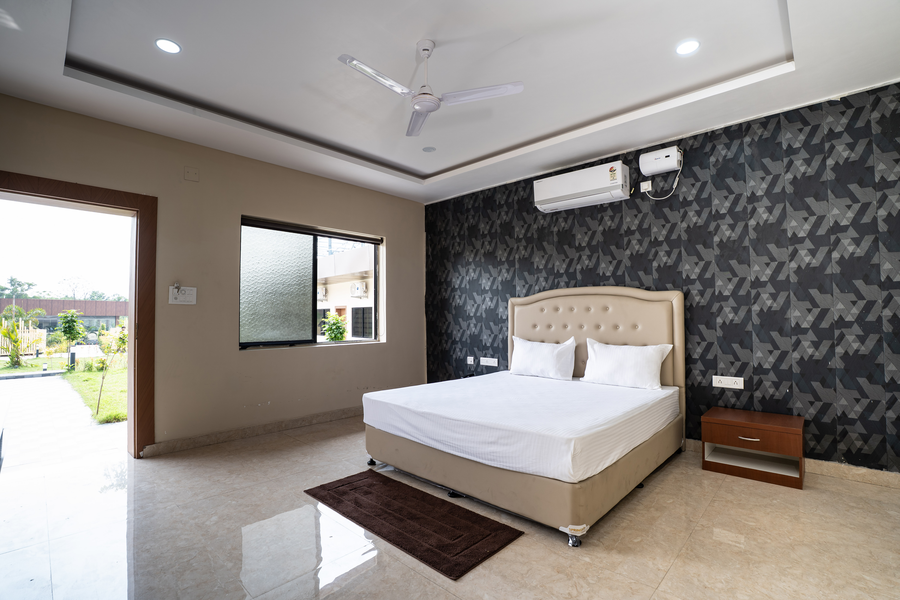 aura resort