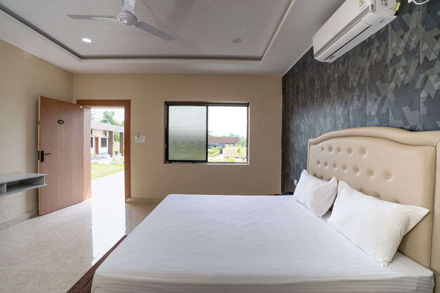 aura resort