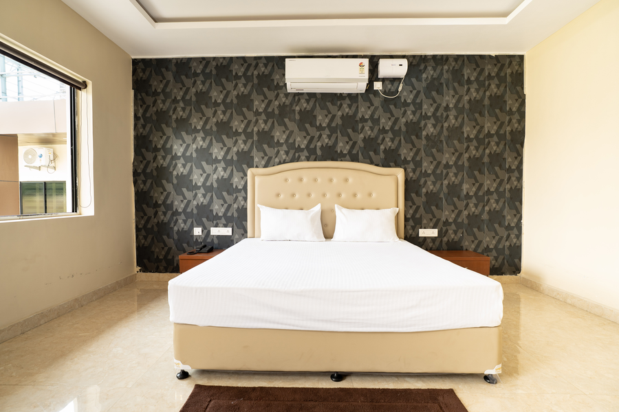 aura resort