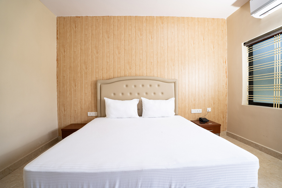 aura resort