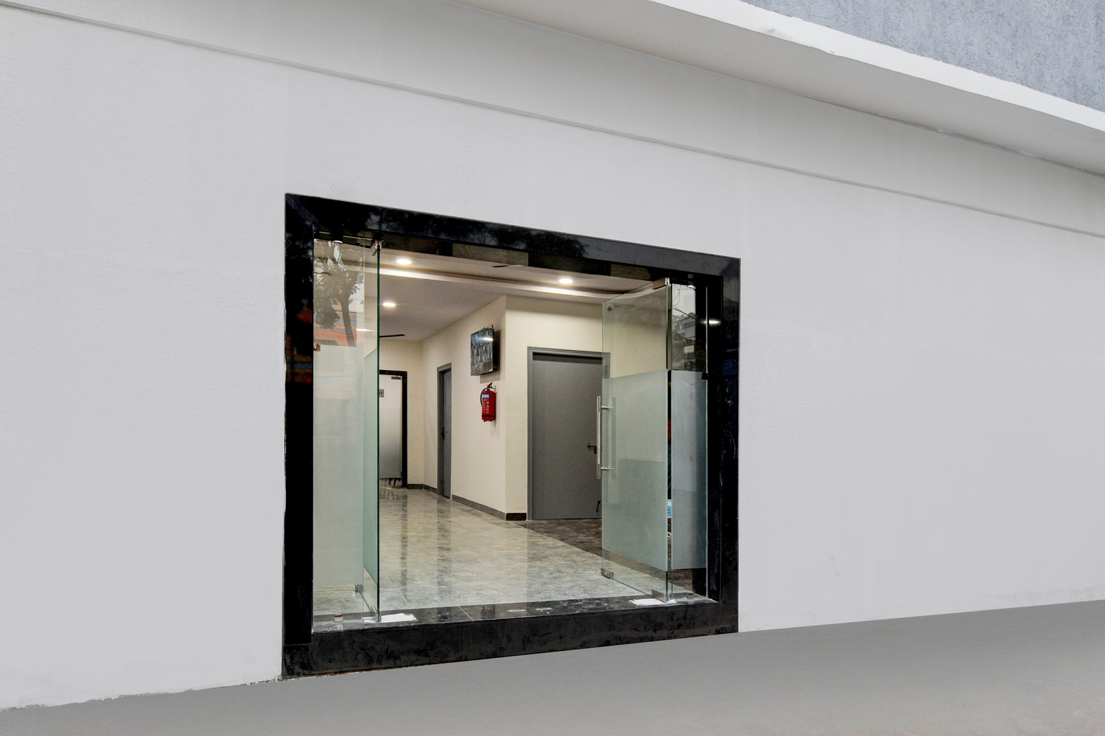 super townhouse oak kamineni bus stop