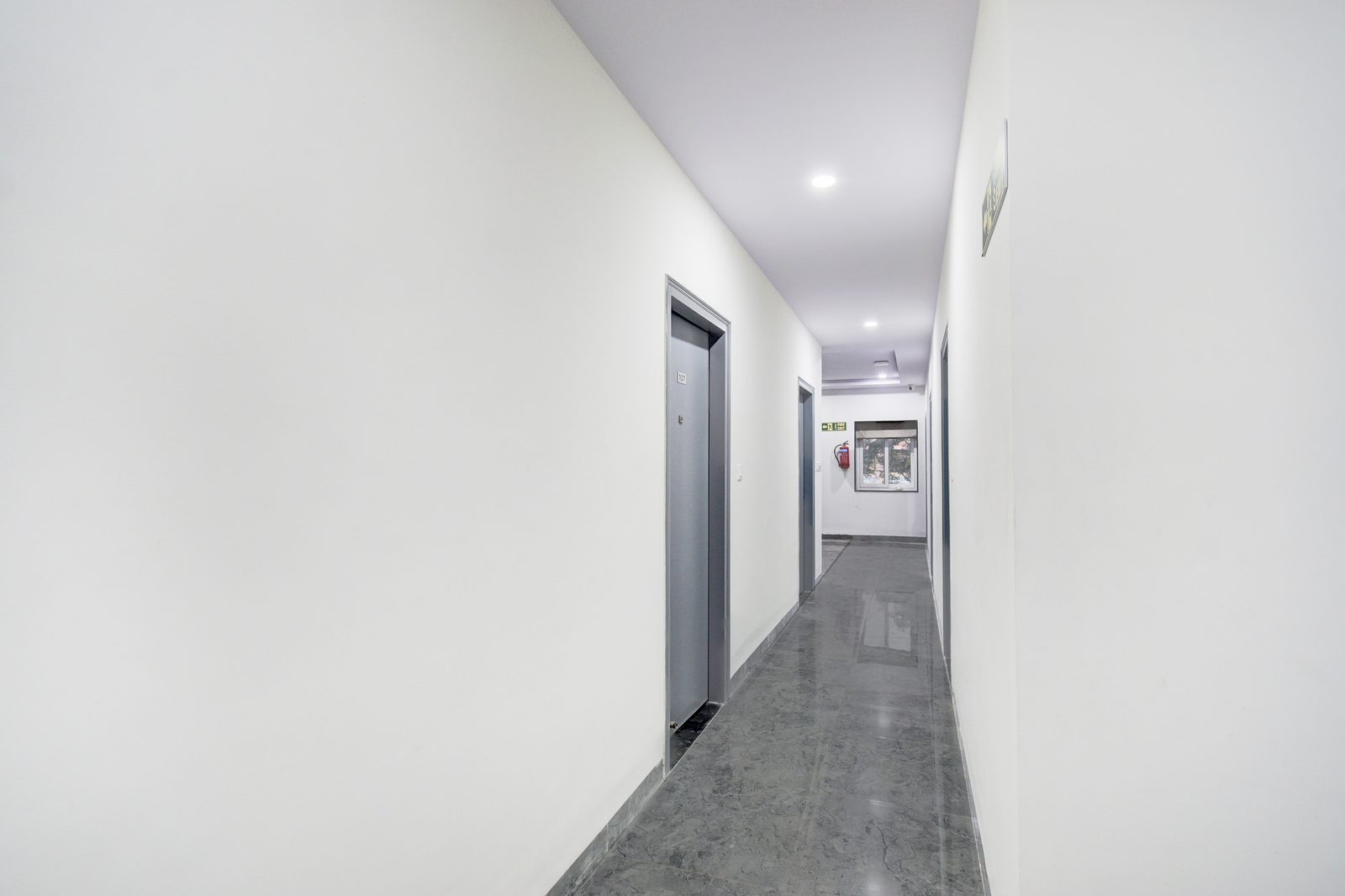 super townhouse oak kamineni bus stop