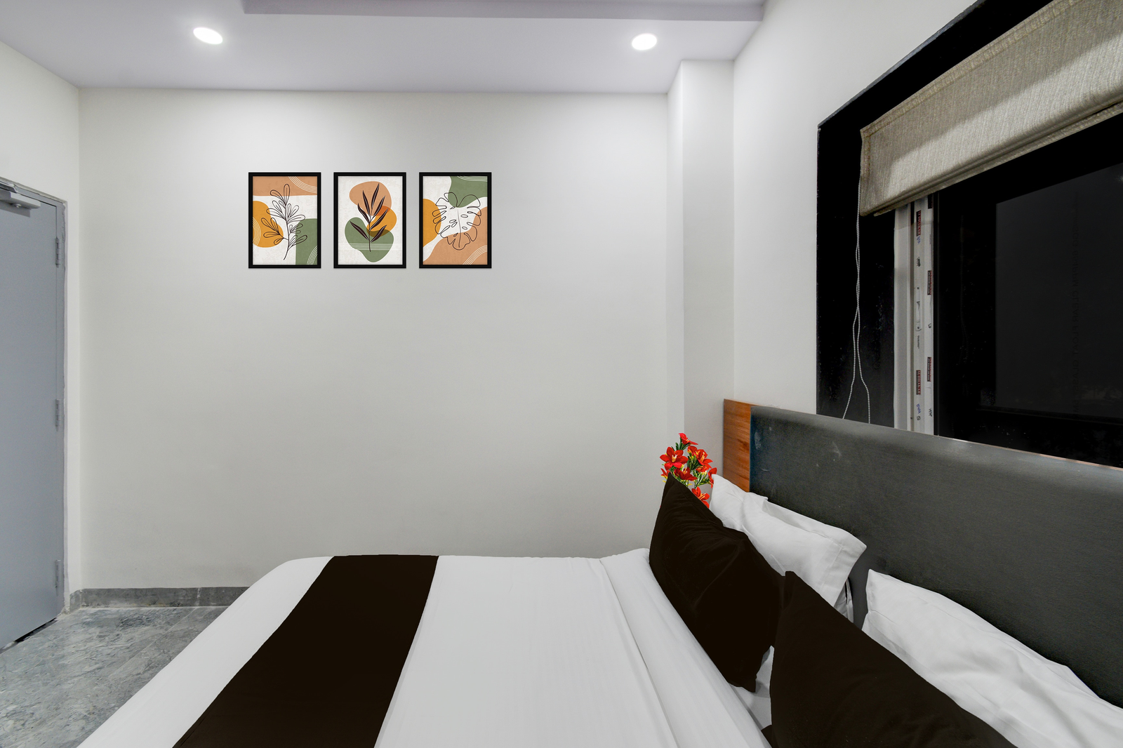 super townhouse oak kamineni bus stop