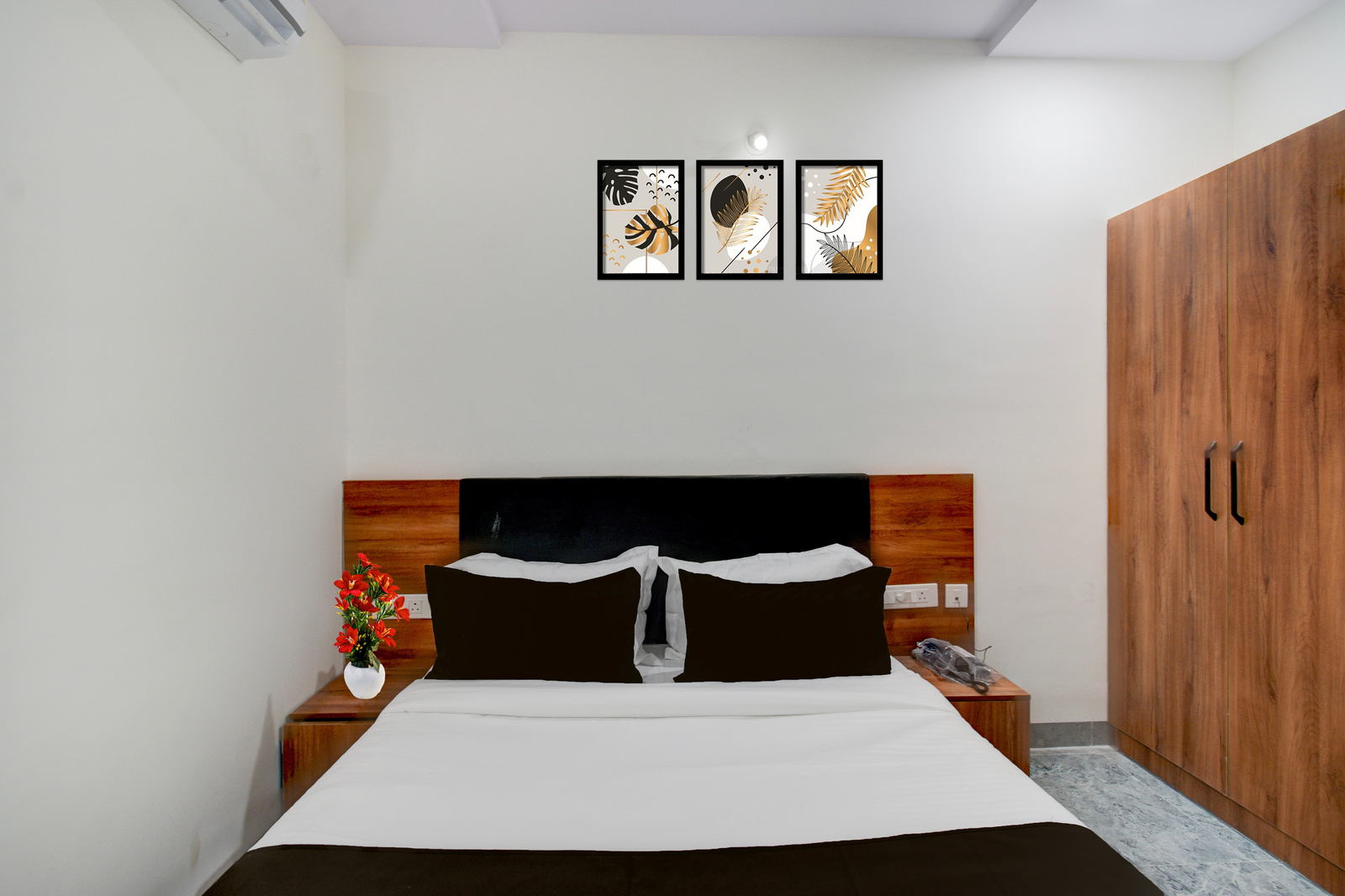 super townhouse oak kamineni bus stop