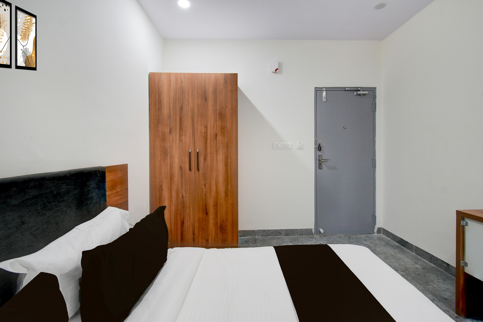 super townhouse oak kamineni bus stop