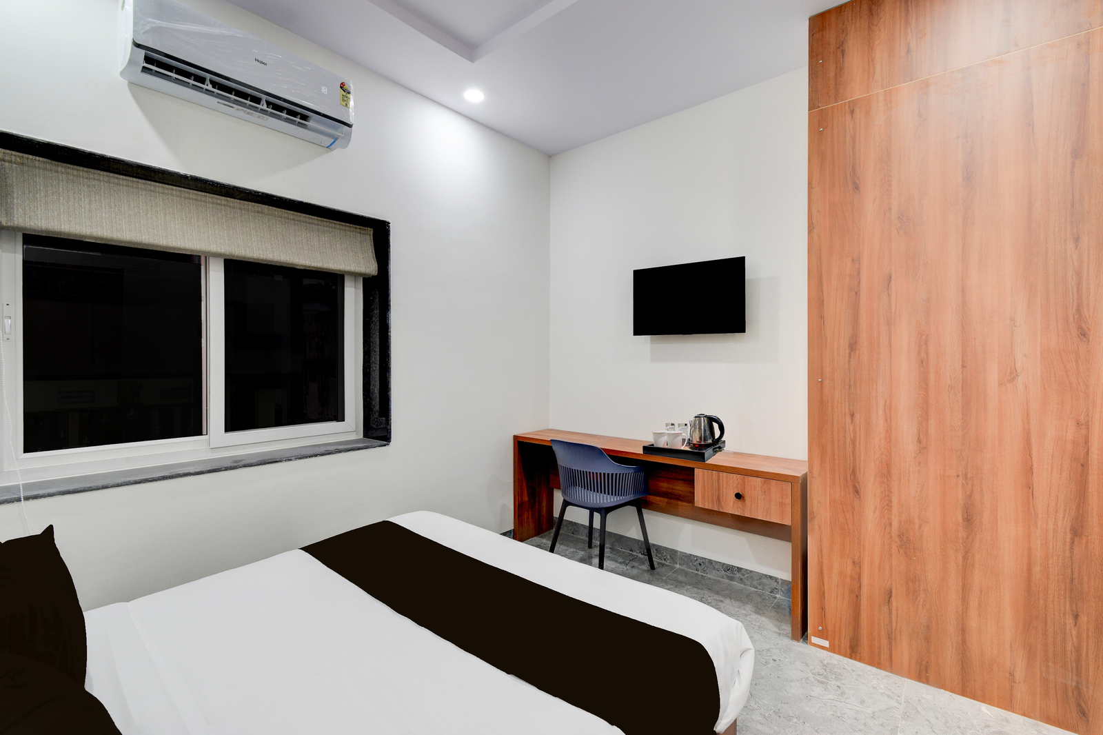 super townhouse oak kamineni bus stop