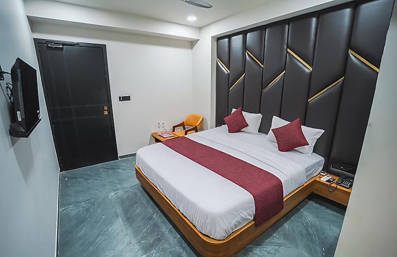 hotel the avanta gandhinagar