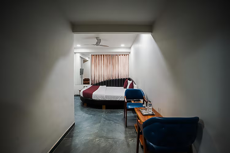 hotel the avanta gandhinagar