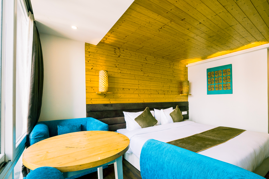 sparrow elements boutique near mg marg