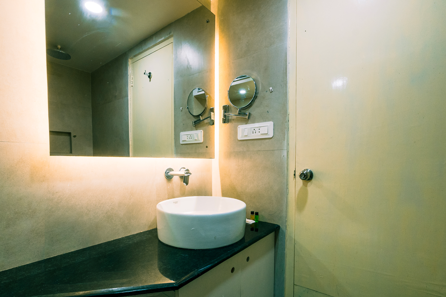 sparrow elements boutique near mg marg